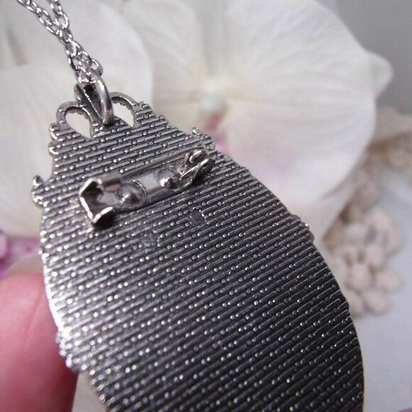 Cameo green Irish Celtic festival Rockabilly Goth Owl Cameo Silver Necklace Pin - Picture 5 of 5